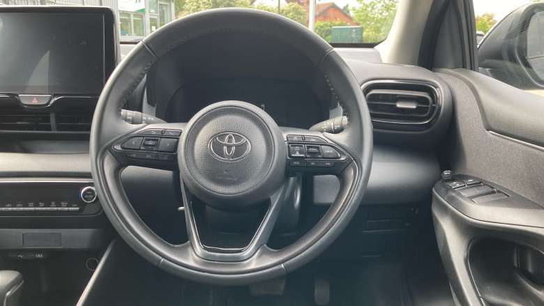 Toyota Yaris 1.5 Hybrid Design 5dr CVT Hybrid Hatchback
